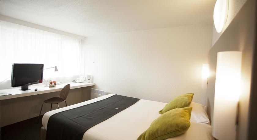 Campanile Evry Est - Saint Germain Les Corbeil Hotel Exterior photo