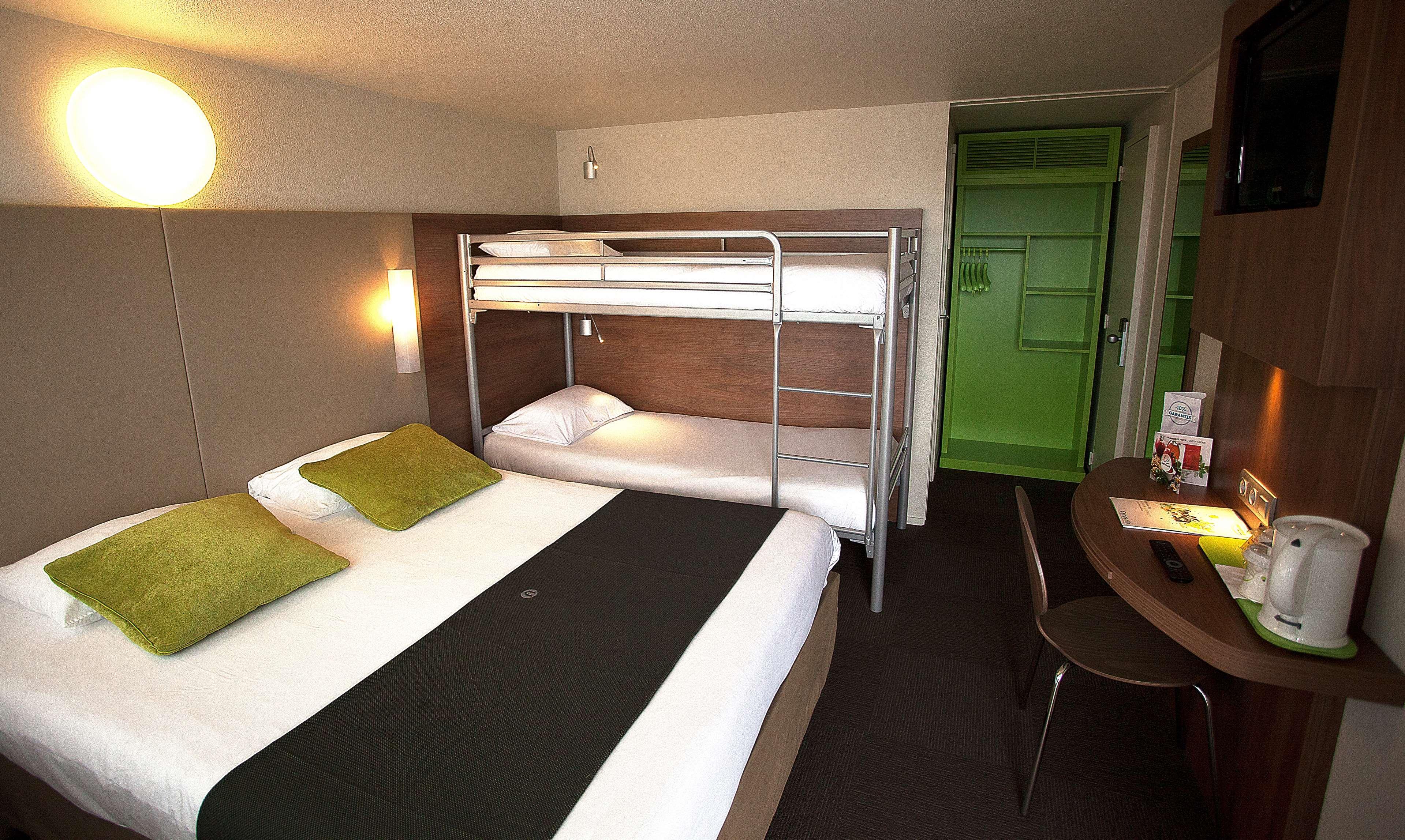 Campanile Evry Est - Saint Germain Les Corbeil Hotel Exterior photo