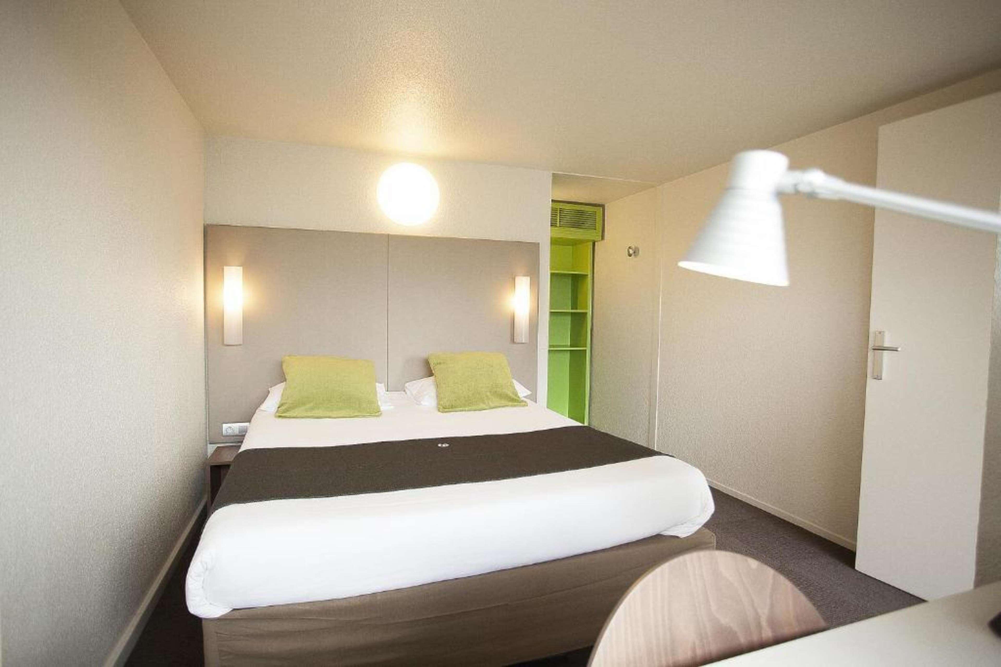 Campanile Evry Est - Saint Germain Les Corbeil Hotel Exterior photo