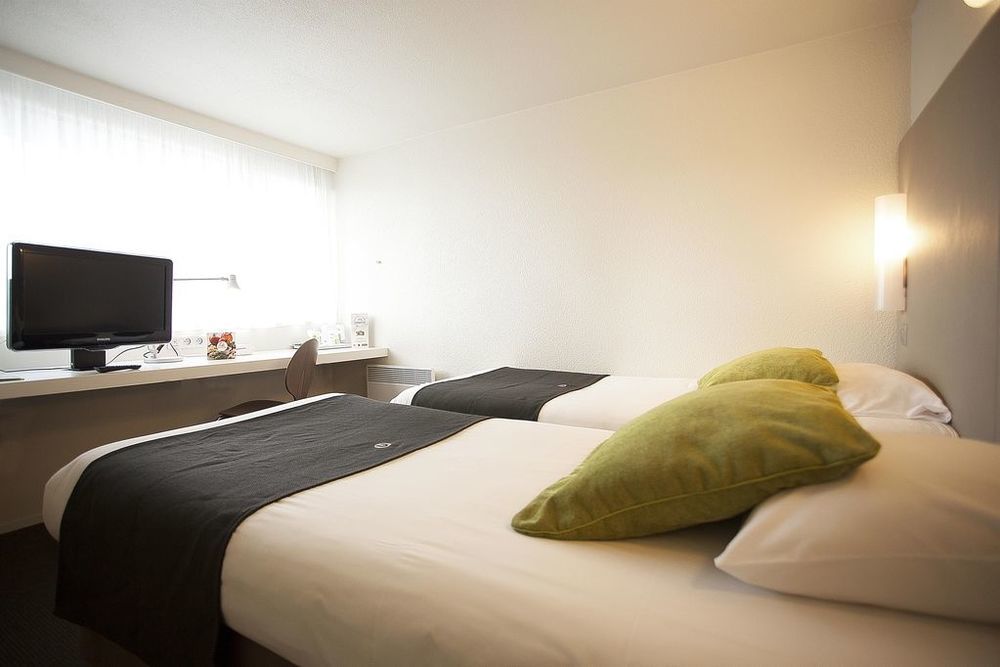 Campanile Evry Est - Saint Germain Les Corbeil Hotel Room photo